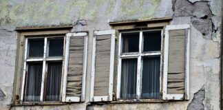 Czym smarować Popękane skórki?