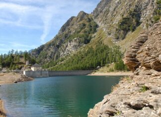 Czy powinno się golić dupę?