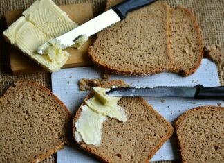 Czym najlepiej smarować twarz?