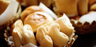 Jak podawać drożdże piwne gołębiom?